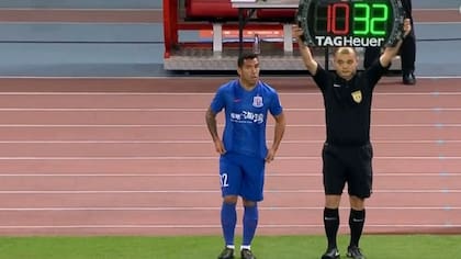 Tevez ingresó desde el banco