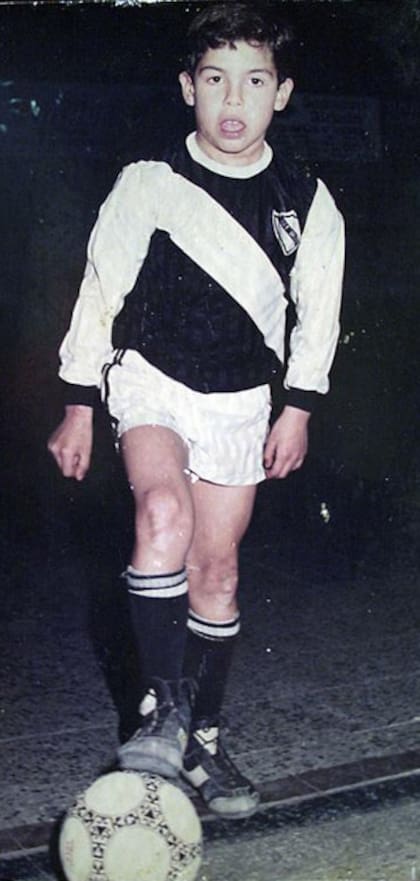 Tevez jugó en All Boys en las categorías menores; le decían "El manchado"