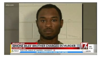 Tevin BIles, el hermano de Simone, fue acusado de triple asesinato.