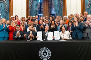 Todas las leyes firmadas por Greg Abbott que entran en vigor en Texas en enero 2026