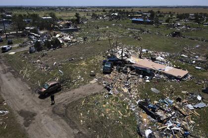 Casas destruidas tras el paso de un tornado mortal la noche anterior, el domingo 26 de mayo de 2024, en Valley View, Texas.