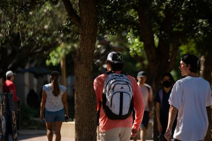 Texas ordenó a las instituciones educativas de carácter público que identifiquen a los estudiantes sin estatus legal por un fin