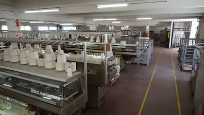 Textilana cuenta con dos naves productivas: una dedicada a la producción de hilado y la otra, a la producción de sweaters