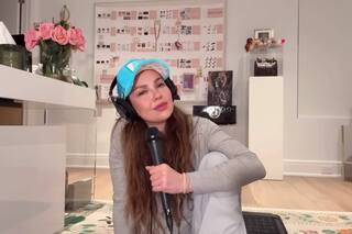 Thalía estrena nuevo podcast y se sincera por primera vez sobre la muerte de su hermana, Ernestina Sodi