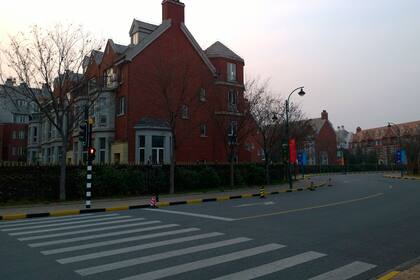 Thames Town cumple el idilio de cualquier turista: caminar por una Londres sin gente.