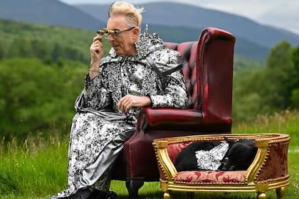 “Dejo todo actuando en The Traitors, igual que lo hice en The Good Wife, y es algo muy jugoso, como lo que hago en el teatro o haría en los premios Tony”, dijo Cumming