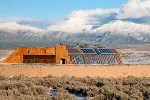 7 casas earthship donde alojarse y vivir la experiencia de la bioarquitectura