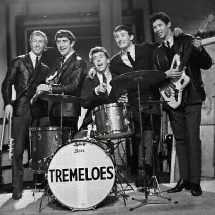 The Beatles grabó una maqueta para Decca Records, pero los rechazaron y contrataron a The Tremoloes