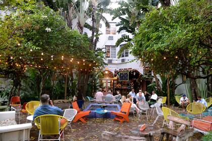 The Broken Shaker para tomar tragos y escuchar música con onda al atardecer