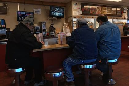 The Donuts, el bar donde las promesas de Trump siguen causando entusiasmo