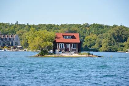 "The Just Room Enough Island", así es como llaman a la casa construida sobre el archipiélago de las 1000 islas