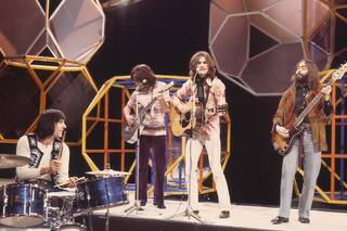 Música de viernes: Gorillaz, The Kinks, Juana Molina y Miss Bolivia ft. Cazzu