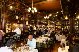 La sastrería inglesa que se transformó en restaurante de lujo donde, aún hoy, los mozos no usan bandeja