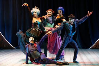 The Opera Locos se presenta los viernes, los sábados y los domingos en el Politeama