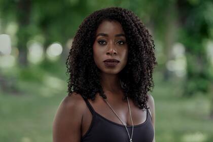 The Sandman. Kirby Howell-Baptiste as Death in episode 106 of The Sandman. Cr. Laurence Cendrowicz/Netflix © 2022