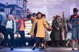 El grupo de teatro vocacional fundado por inmigrantes estadounidenses e ingleses estrena Evita, el musical