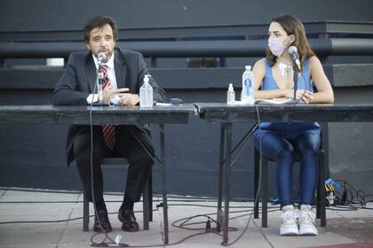 Thelma Fardin junto a su abogado, Martin Arias Duvall