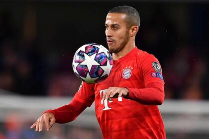 Campeón de la Champions League con Bayern Munich, Thiago Alcántara seguirá su carrera en Liverpool