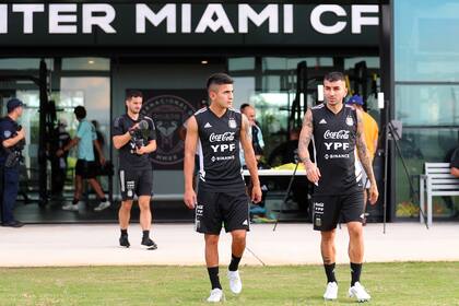 Thiago Almada y Ángel Correa, dos de los que no pasaron el corte definitivo para el Mundial