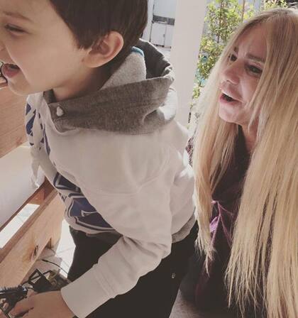 Thiago, feliz con la familia de su papá