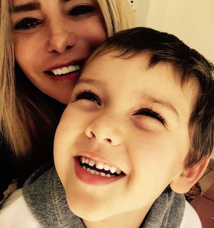 Thiago, feliz con la familia de su papá