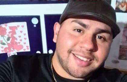 Thiago Florentín, el joven de 22 años acusado de arrojar una piedra contra la caravana de Milei.