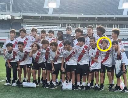 Thiago Messi trong ảnh chụp chung cùng các đồng đội ở Inter Miami