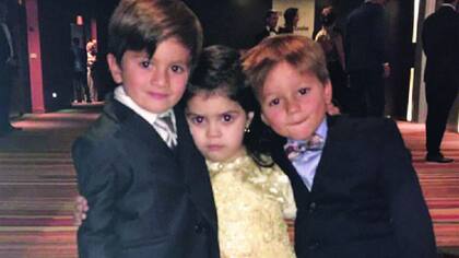 Thiago Messi junto a sus primos, Luana (hija de Matías Messi y Rosana Vallejos) y Benjamín (hijo de Rodrigo Messi y Flor Parisi).