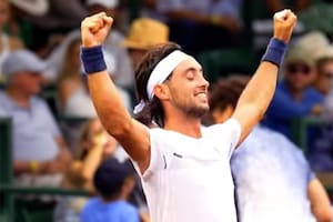 Tirante y Burruchaga dieron el gran golpe ante dos figuras del circuito y se enfrentarán en semifinales