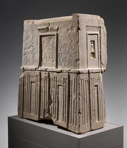 Modelo de piedra caliza egipcia de una tumba, fechada entre 1750 y 1720 a. C.