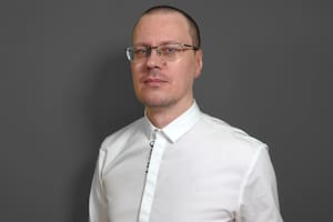 Thomas Baekdal: "El acto del periodismo y el rol profesional del periodista es ayudar al público a estar informado de manera fáctica, representando con precisión la realidad. Entonces, el uso ético de la IA es justamente eso: debe cumplir con ese estándar"