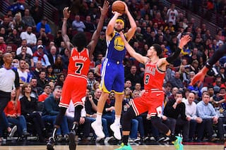 Récord en la NBA: Thompson metió 14 triples y recibió una ironía de Popovich