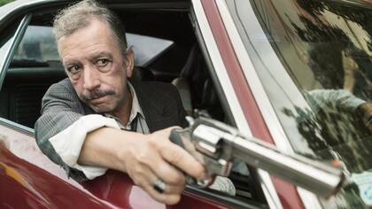 THRILLER CONSPIRATIVO. Diego Capusotto y Sofía Gala encabezan el thriller cuyo punto de partida es el 27° cumpleaños de un músico punk