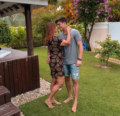 Tiago junto con Nadine, la mamá de Neymar.