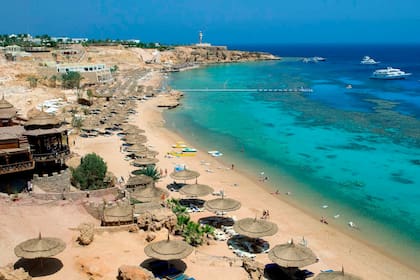 El ataque tuvo lugar en el parque nacional Ras Mohammed, en el extremo sur de la península de Sinaí en el Mar Rojo, cuando dos turistas (una madre y su hijo) y un guía turístico, hacían snorquel