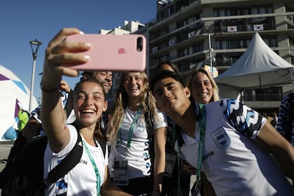 Tiempo de selfie: las primeras fotos en la Villa Olímpica