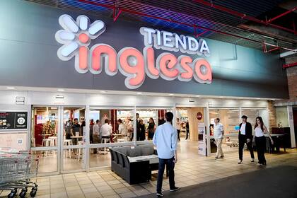 Tienda Inglesa cuenta con 100 supermercados y su marca es muy reconocida por los argentinos que veranean en Uruguay