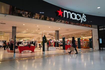 Tiendas como Macy's pueden cobrar hasta US$9.99 por devolución