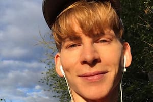 Tiene 53, pero lo confunden con alguien de 25 años: la historia de Tristan Lee