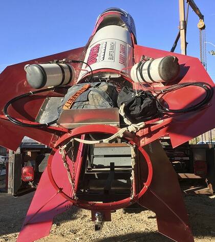 Tiene 61 años, es conductor de limusina y construyó un cohete para demostrar que la Tierra es plana