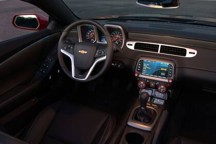 Tiene caja automática de 6 marchas con opción secuencial