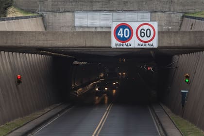 Tiene casi 2.5 km de longitud, que se recorren a un máximo de 60 km y un mínimo 40 km.