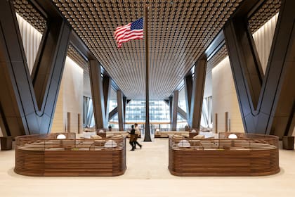 Tiene espacios para eventos y un ático revestido con 1,5 millones de luces led