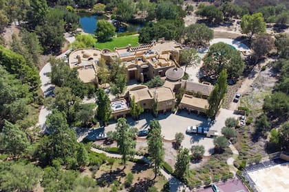 Tiene seis habitaciones y trece baños