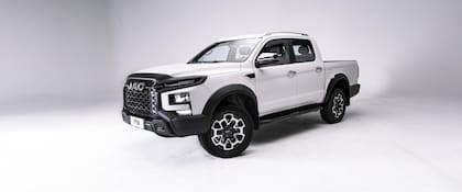 Tiene sistema de tracción seleccionable: 2H, 4H y 4L