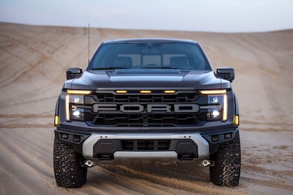 Tiene un motor 3.5L V6 Ecoboost bi-turbo que eroga 456 CV y 691 Nm de torque