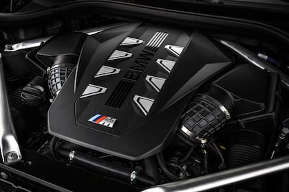 Tiene un motor V8 4.4 biturbo de 537 CV