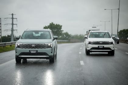 Tiene una potencia y torques combinados de 245 CV y 545 Nm