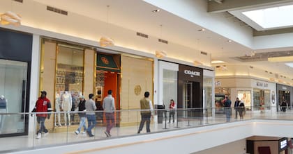 Tiene una ubicación estratégica al estar a cinco minutos del Aeropuerto Internacional O'Hare