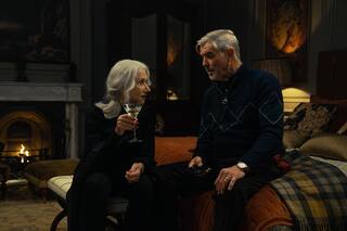 Entre la crudeza de los negocios sucios, el humor y la estética cool de Guy Ritchie